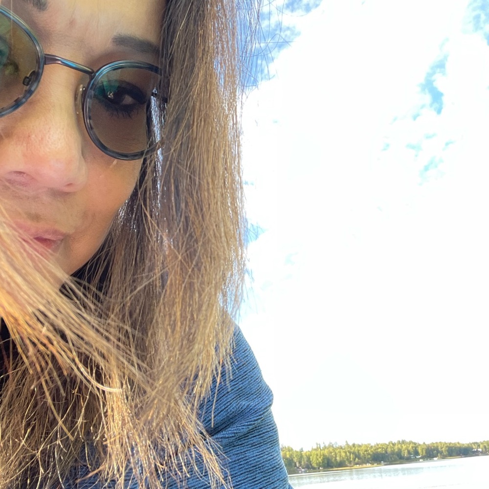 Meet your Posher, Emelie